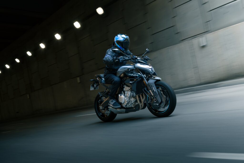 Скорость и свобода с новыми мотоциклами 2025 года CFMOTO 675SR-R и 675NK
