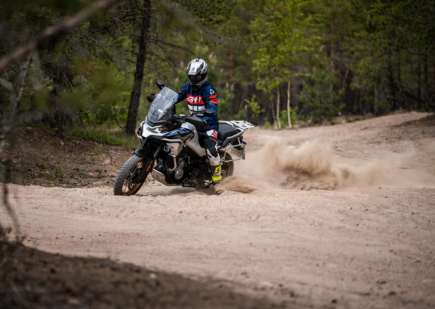 Новинка - мотоцикл CFMOTO 800MT Explore (ABS)!