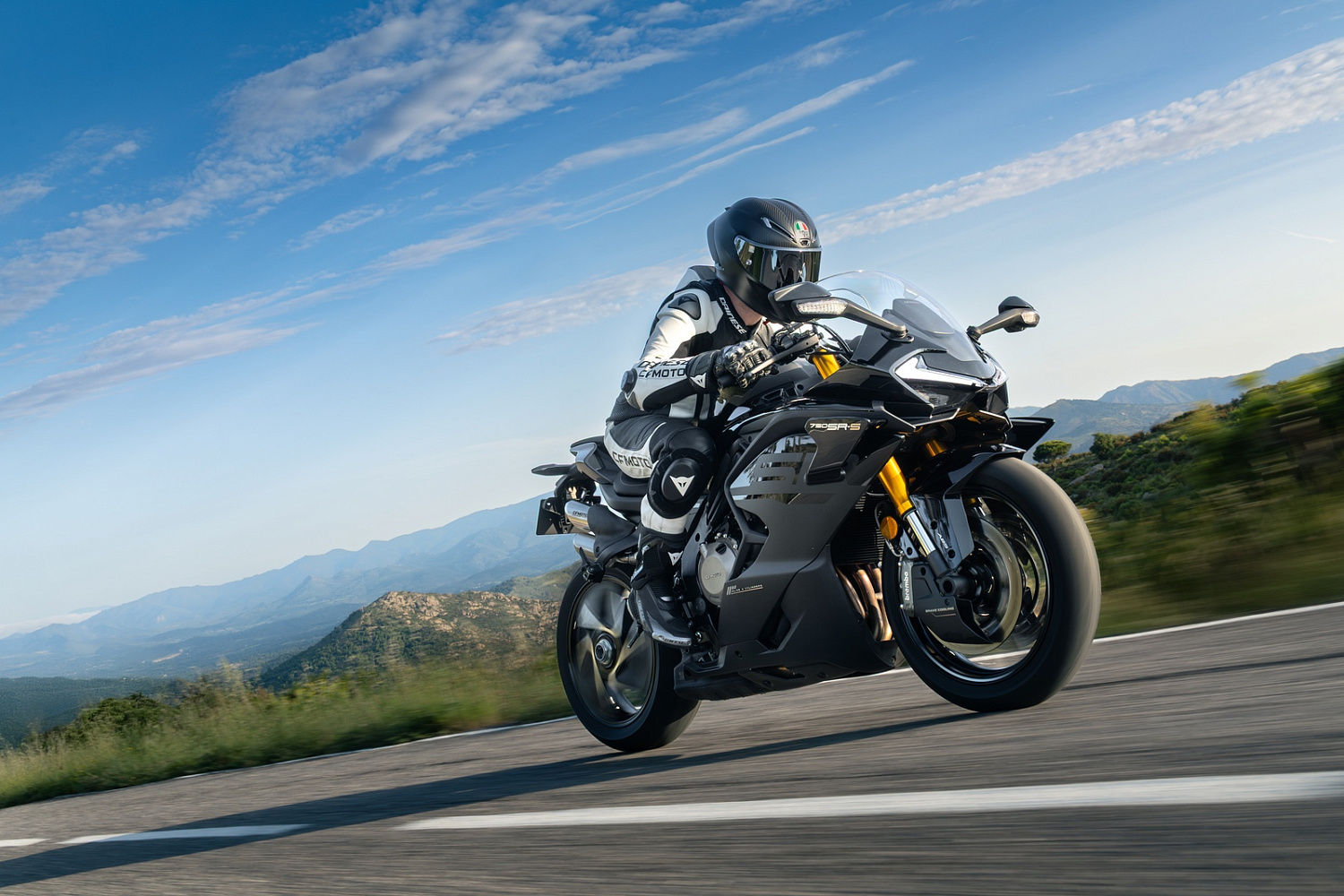 Мотоцикл CFMOTO 750SR-S (ABS)