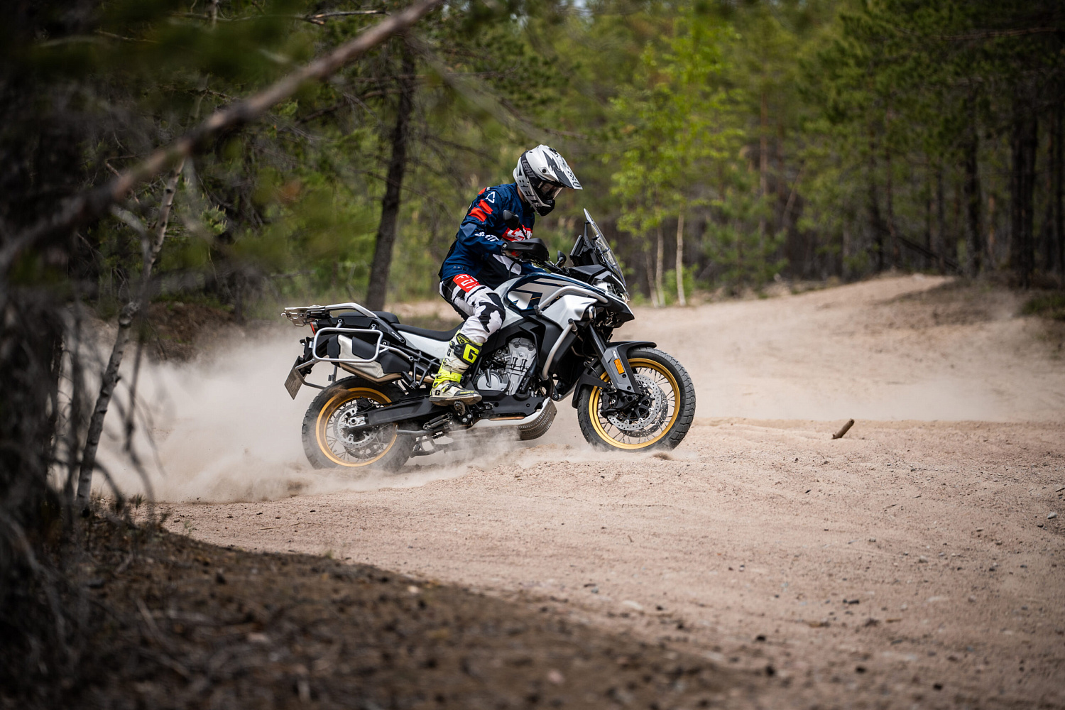 Новинка - мотоцикл CFMOTO 800MT Explore (ABS)!