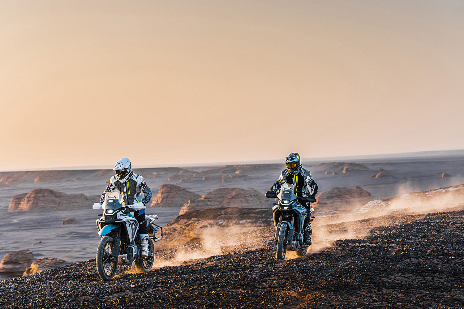 Мотоцикл CFMOTO 450MT Touring (ABS)